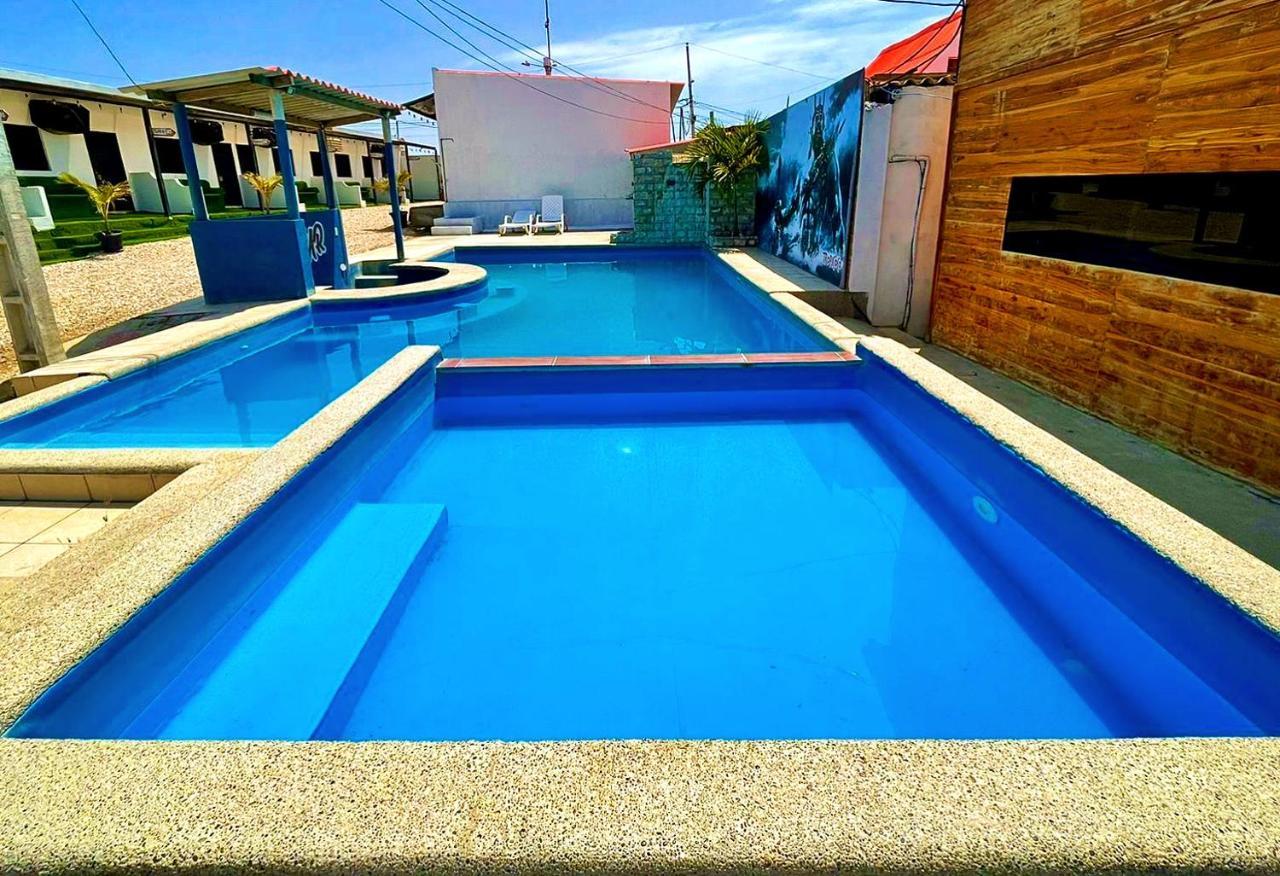 Hotel Hostal Tropicoco Playas Exterior foto