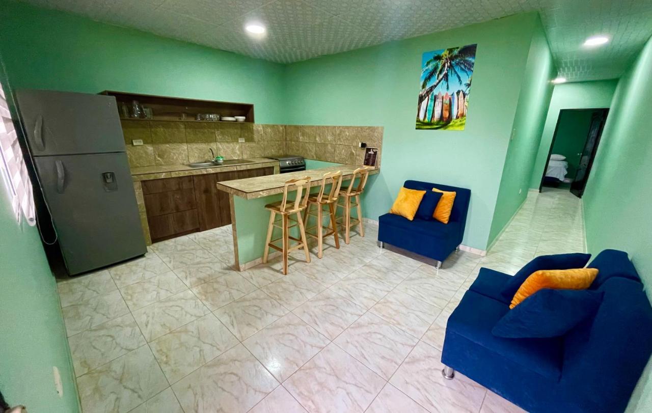 Hotel Hostal Tropicoco Playas Exterior foto