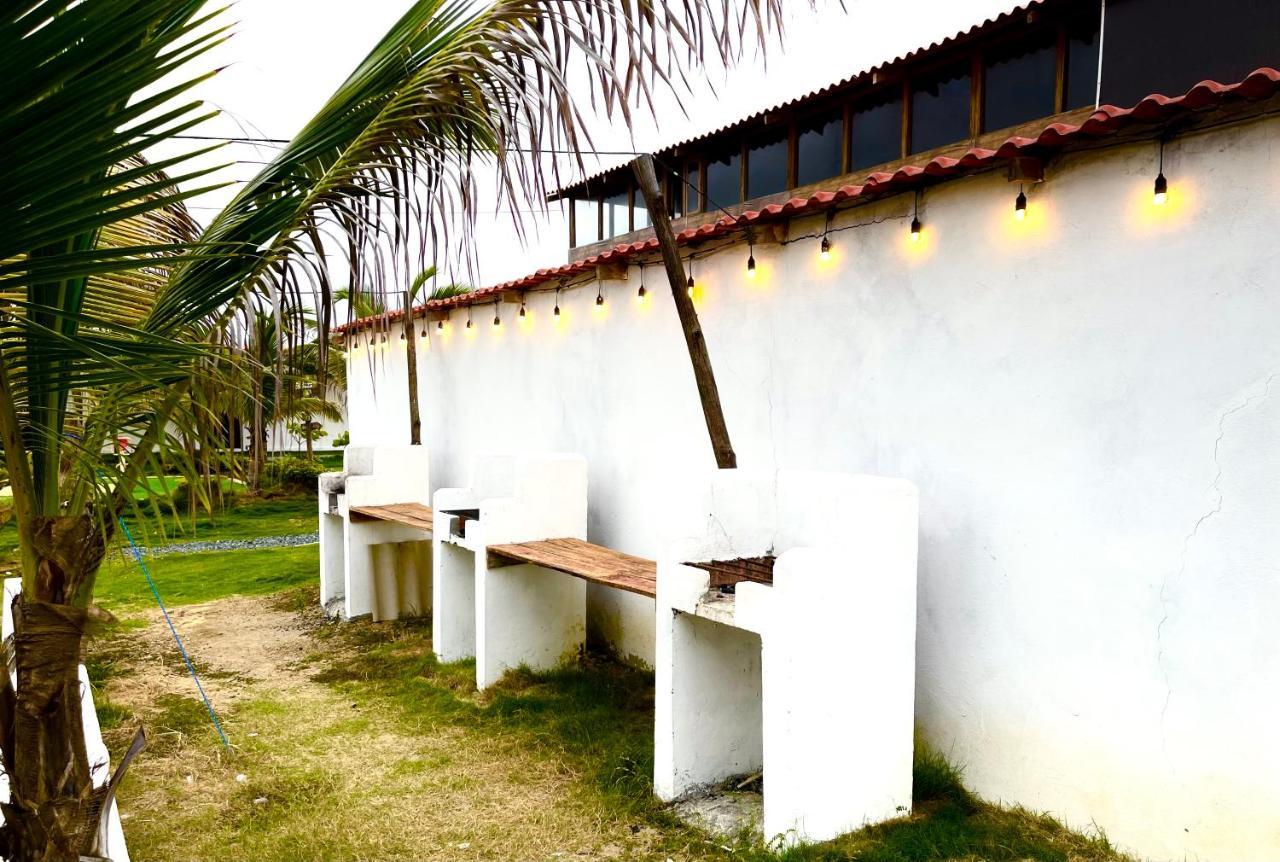 Hotel Hostal Tropicoco Playas Exterior foto